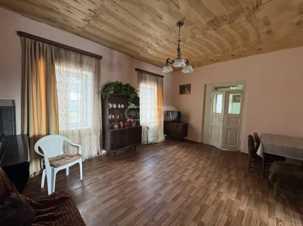 იყიდება 4 ოთახიანი აგარაკი საგარეჯოში